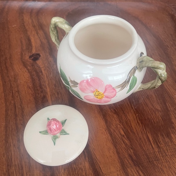 Vintage Franciscan Desert Rose sugar bowl with lid pink and cream and green - Picture 6 of 10